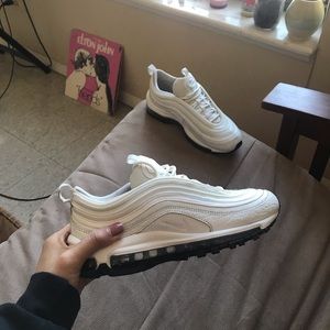 WHITE ON WHITE NIKE AIR MAX 97